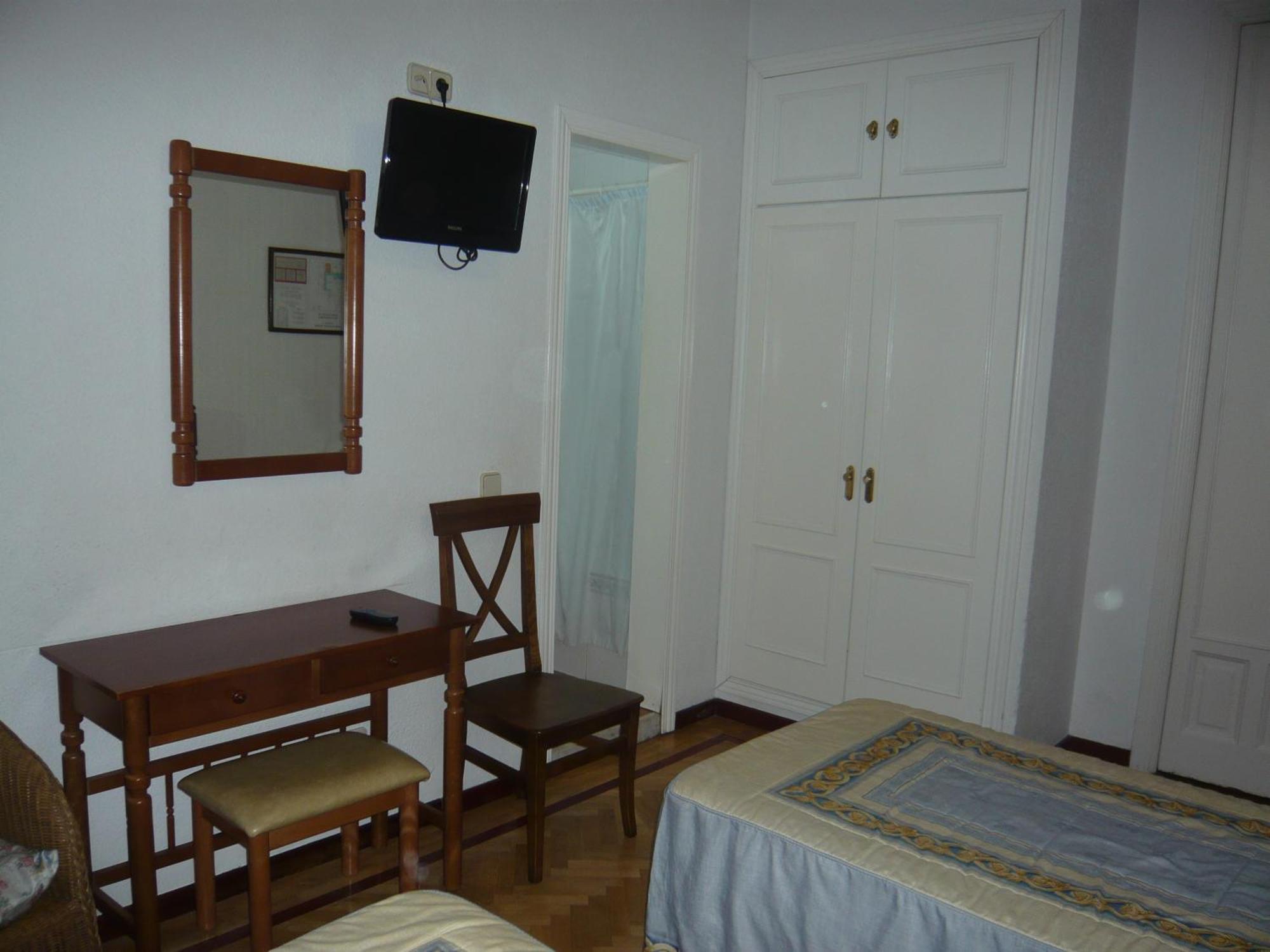 Hostal Triana Madrid Kültér fotó