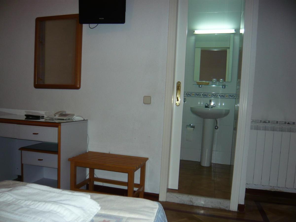 Hostal Triana Madrid Kültér fotó